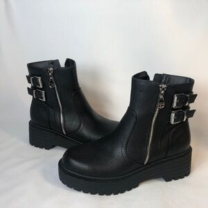 GBG Los Angeles Women Size 7 1/2 Black Chunky Biker Ankle Boots